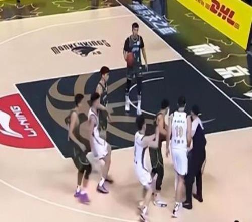 激情对决,卡尔斯鲁厄,迎战杜塞尔,8波体育首页,即时比分,比分直播,足球比分直播,8波官网