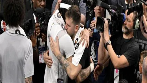 莱万受伤无碍，波兰教练称其有望出战下一轮比赛